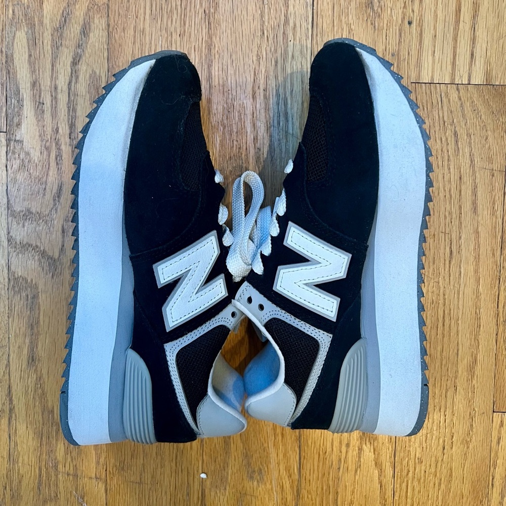 Excellent condition New Balance platform sneakers